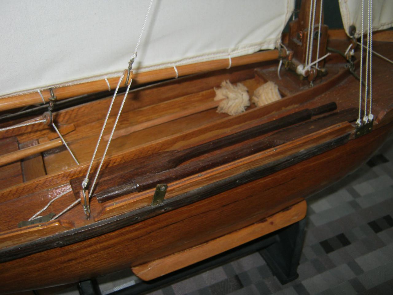 Houten Zeilboot.