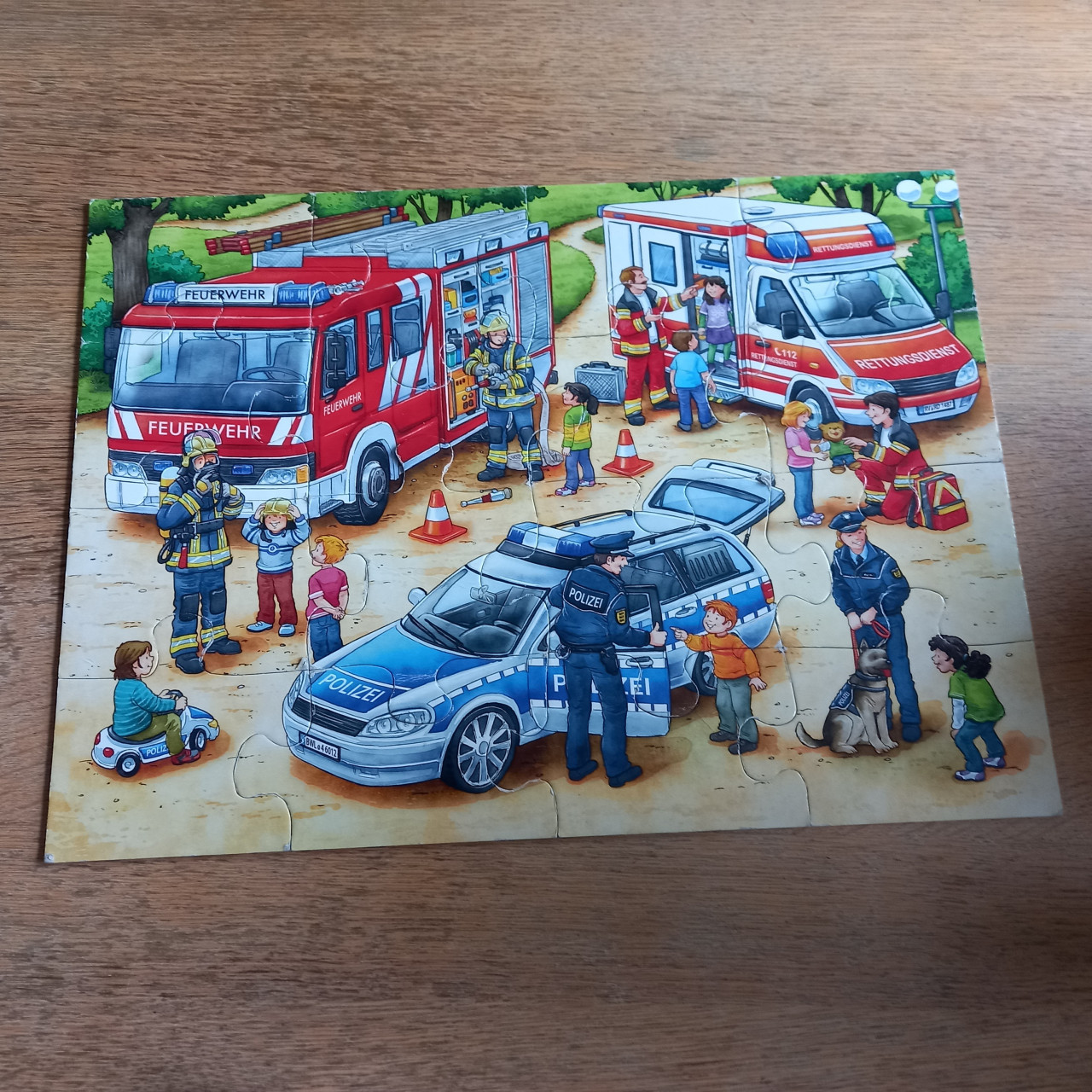 Vloerpuzzel hulpdiensten 16 stukken