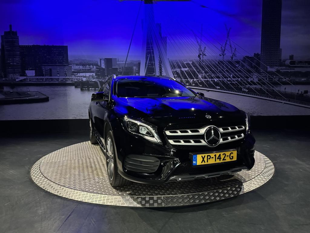 Mercedes-Benz Gla-klasse 180 business solution amg night upgrade *leer*stoe