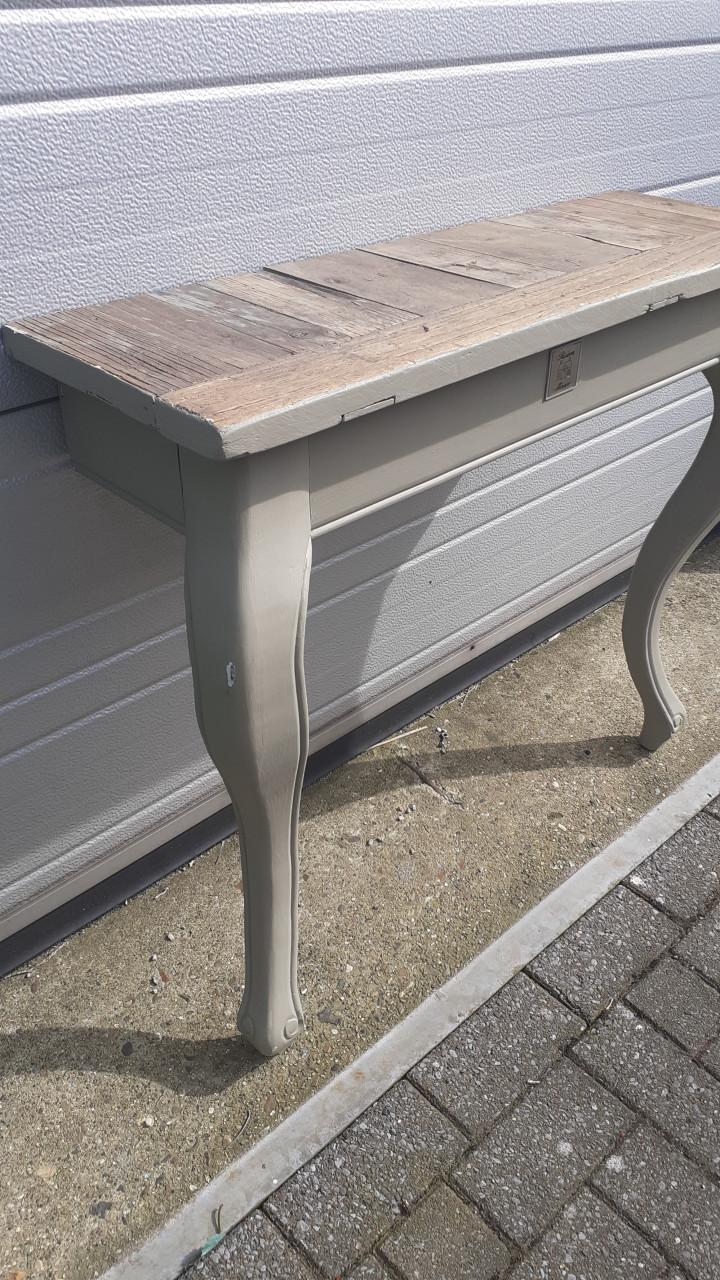 3 x Side-Table & Side Table op 2 poten