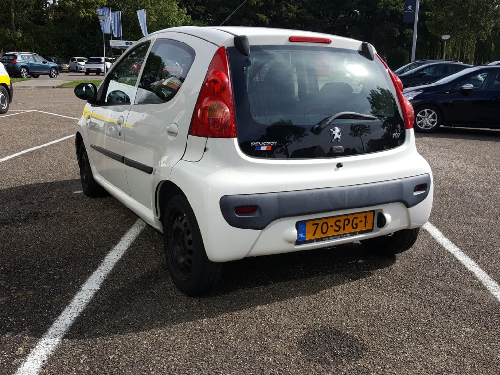 Peugeot 107 1.0 12v 68pk 5d xs airco | radio & cd-speler | lage km-stand | 