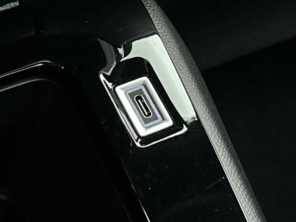 Peugeot E-2008 ev style 50 kwh | rijklaar |