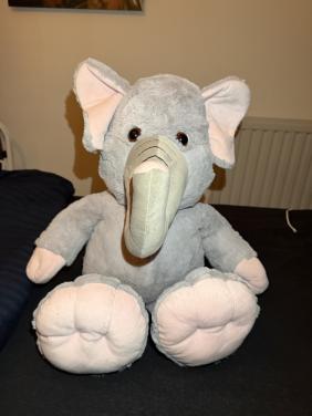 Nieuwe olifant knuffel