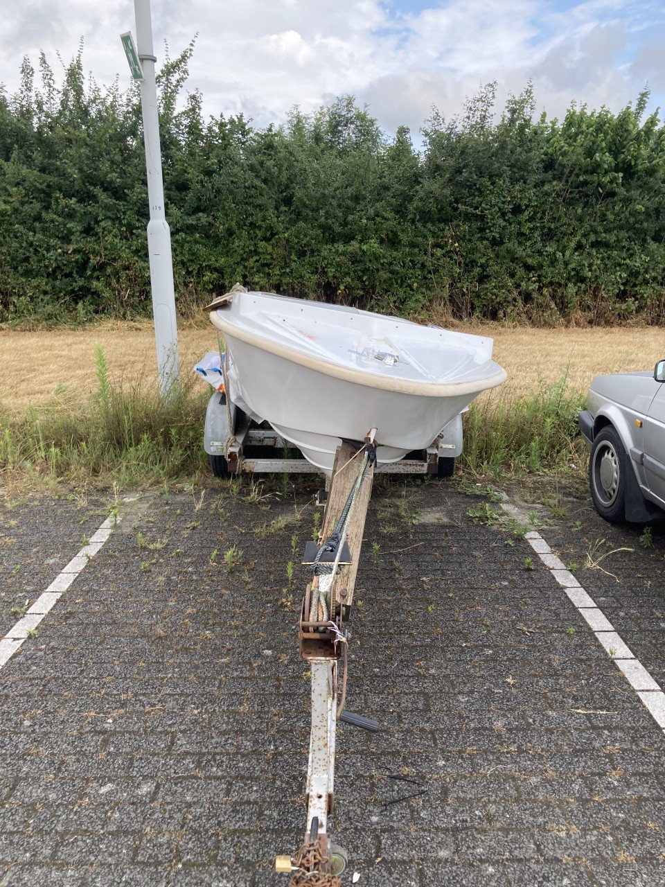 Polyester bootje met trailer zonder motor!!