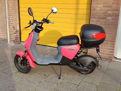 Segway B110S elektrische scooter. Nieuw. Blauw kenteken.