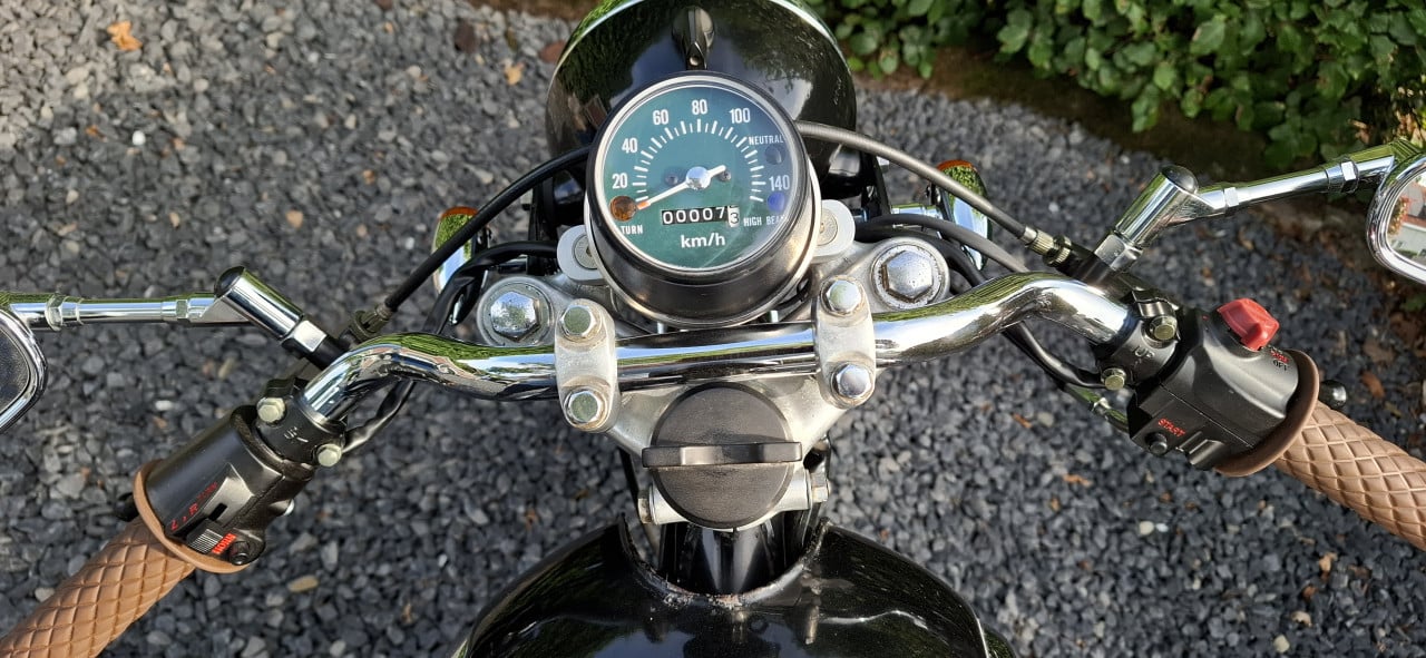 Honda cb 450 k1 cafe-racer en originele onderdelen
