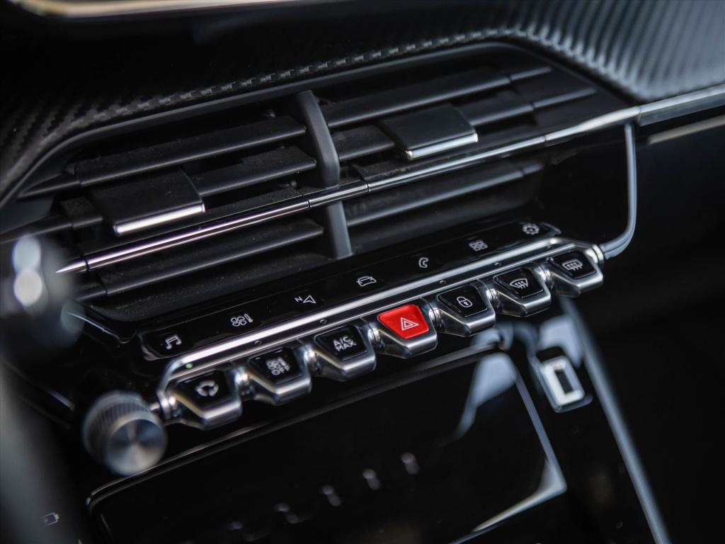 Peugeot 2008 1.2 puretech 130pk eat8 gt-line