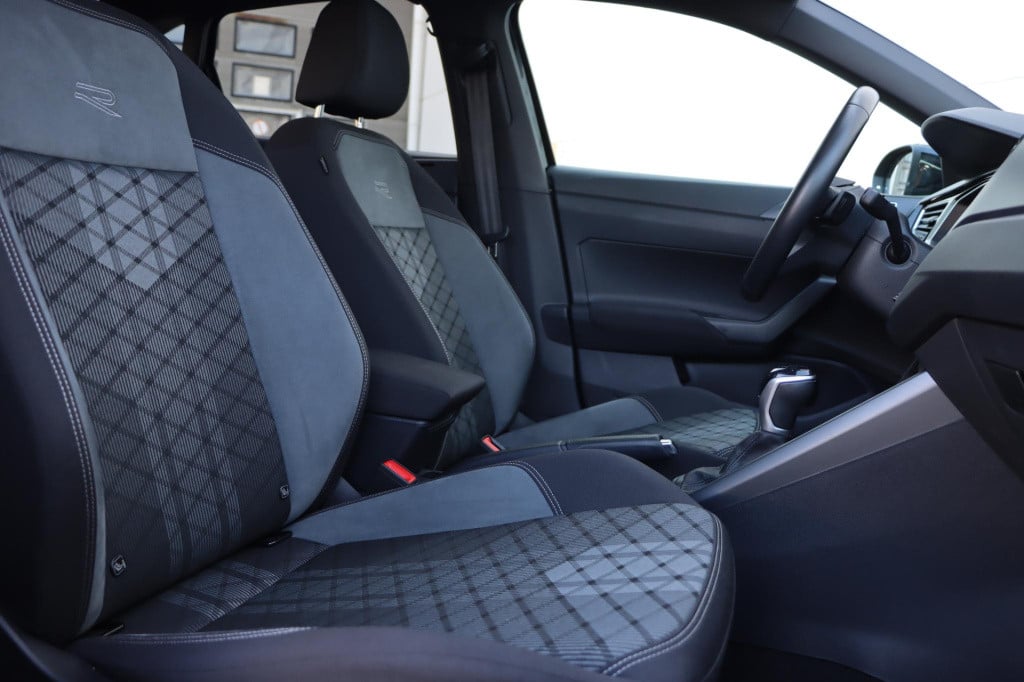 Volkswagen Taigo 1.0 tsi dsg r-line business