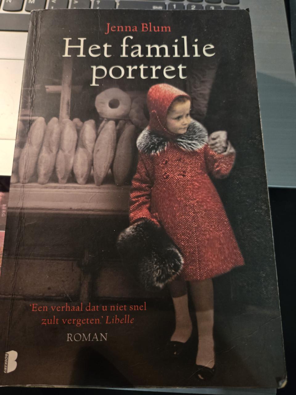 Boek: Het familieportret - Jenna Blum 2011 27e druk 461 Blz