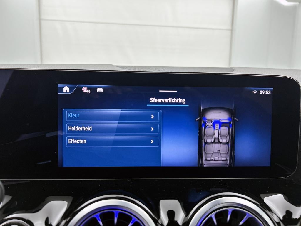 Mercedes-Benz Gla-klasse 200 amg line | sfeerverlichting | panoramadak | cr