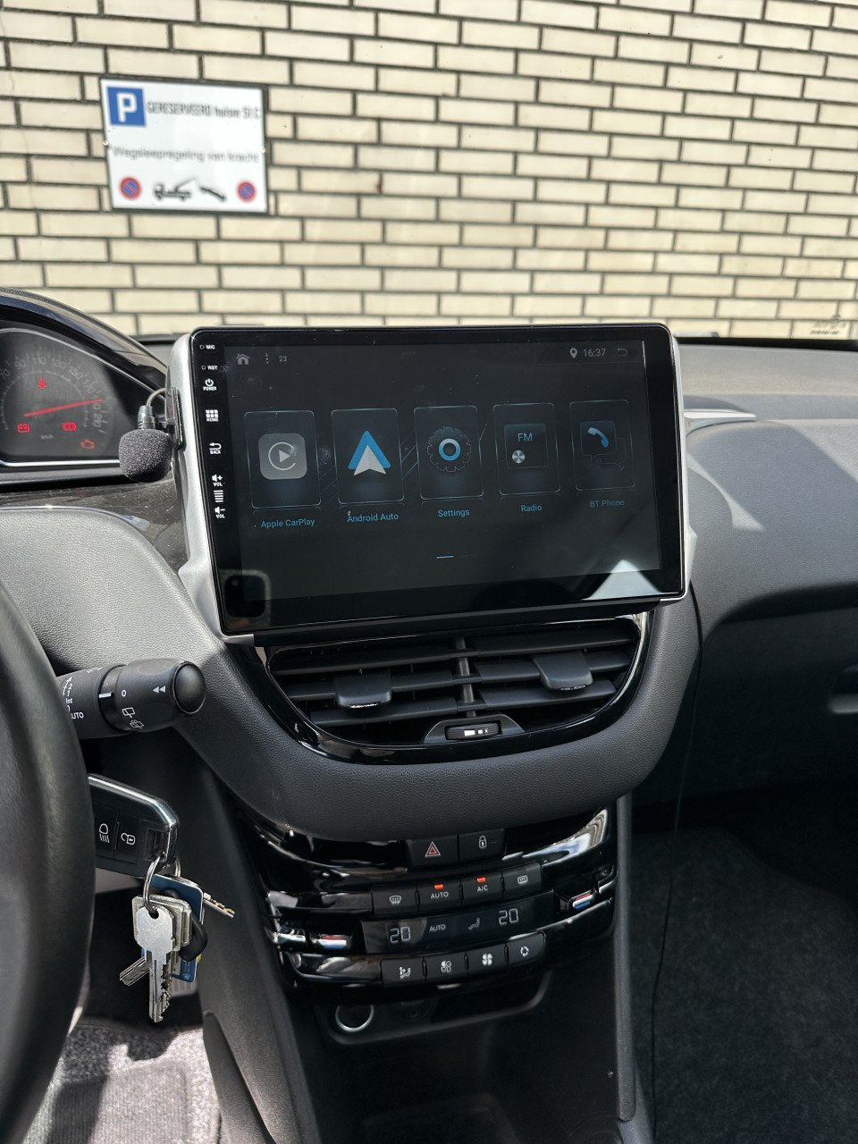 Peugeot 208 1.2 VTi Envy CarPlay/climate/phulp/trekhaak