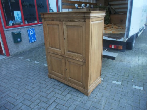 Stevig t.v. meubel OPRUIMPRIJS