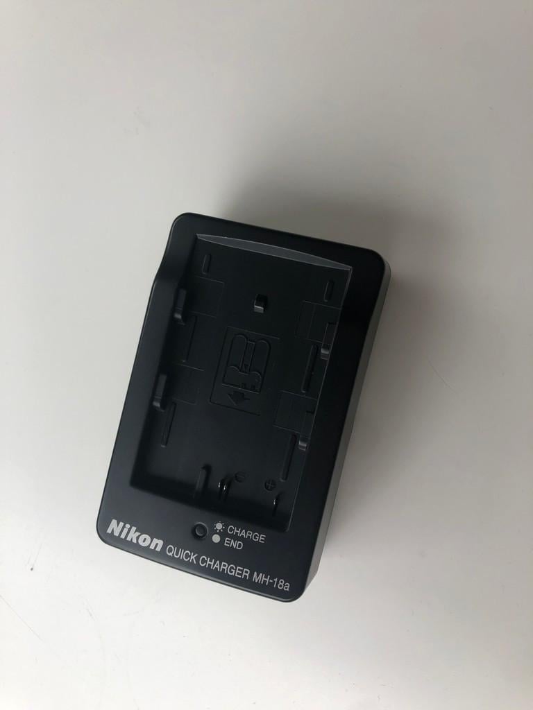 Originele Nikon lader MH-18a