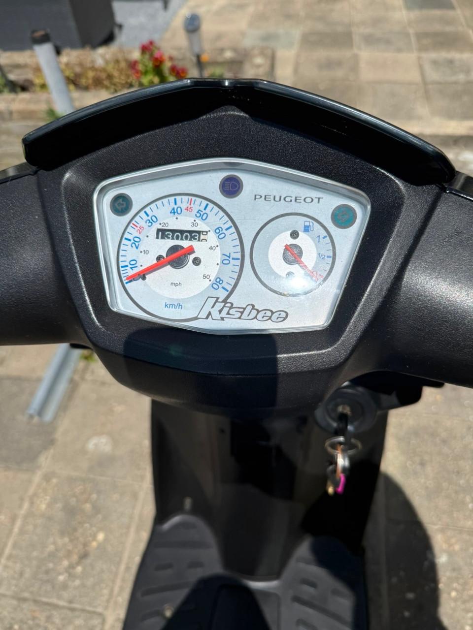 Peugeot Kisbee Scooter - lees tekst !