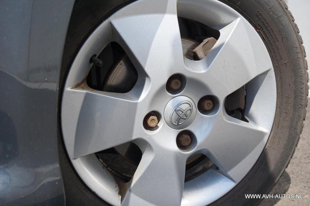 Toyota Aygo 1.0-12v sport