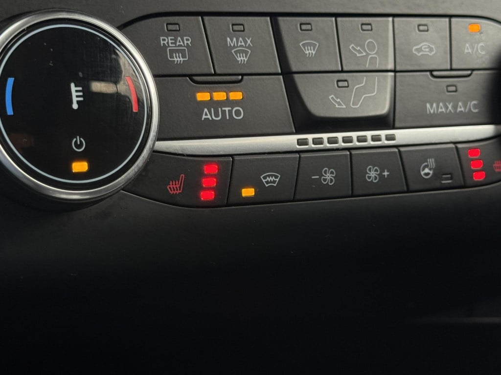 Ford Kuga 2.5 phev titanium trekhaak, nl-auto winter pack