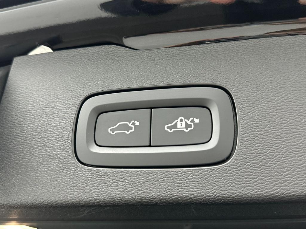 Volvo V60 t8 455pk recharge plus dark| pano| hud| trekhaak| 360camera