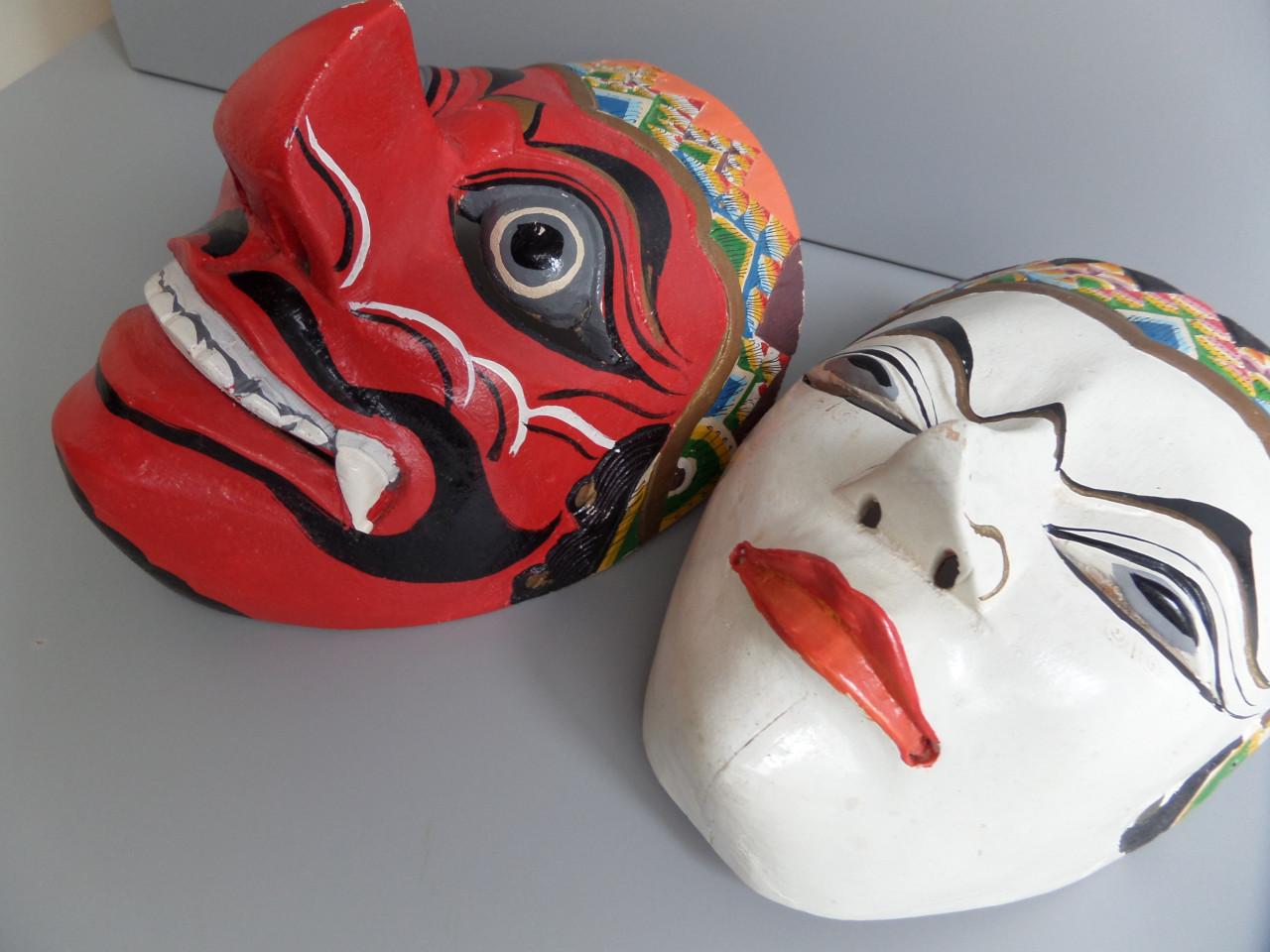 Maskers uit Indonesië Javaans topeng masker twee stuks Een prijs