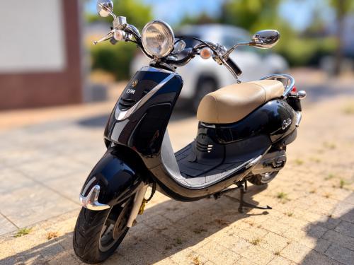 SYM Cello Retro Scooter | Slechts 5.078 km | Nieuwe accu | Altijd binnen ge