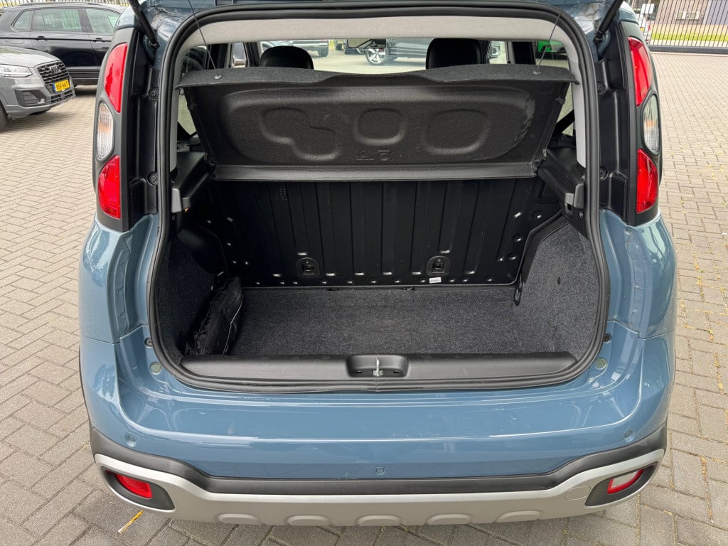 Fiat Panda 1.0 hybrid cross * stoel + voorruit verwarming * airco * bluetoo