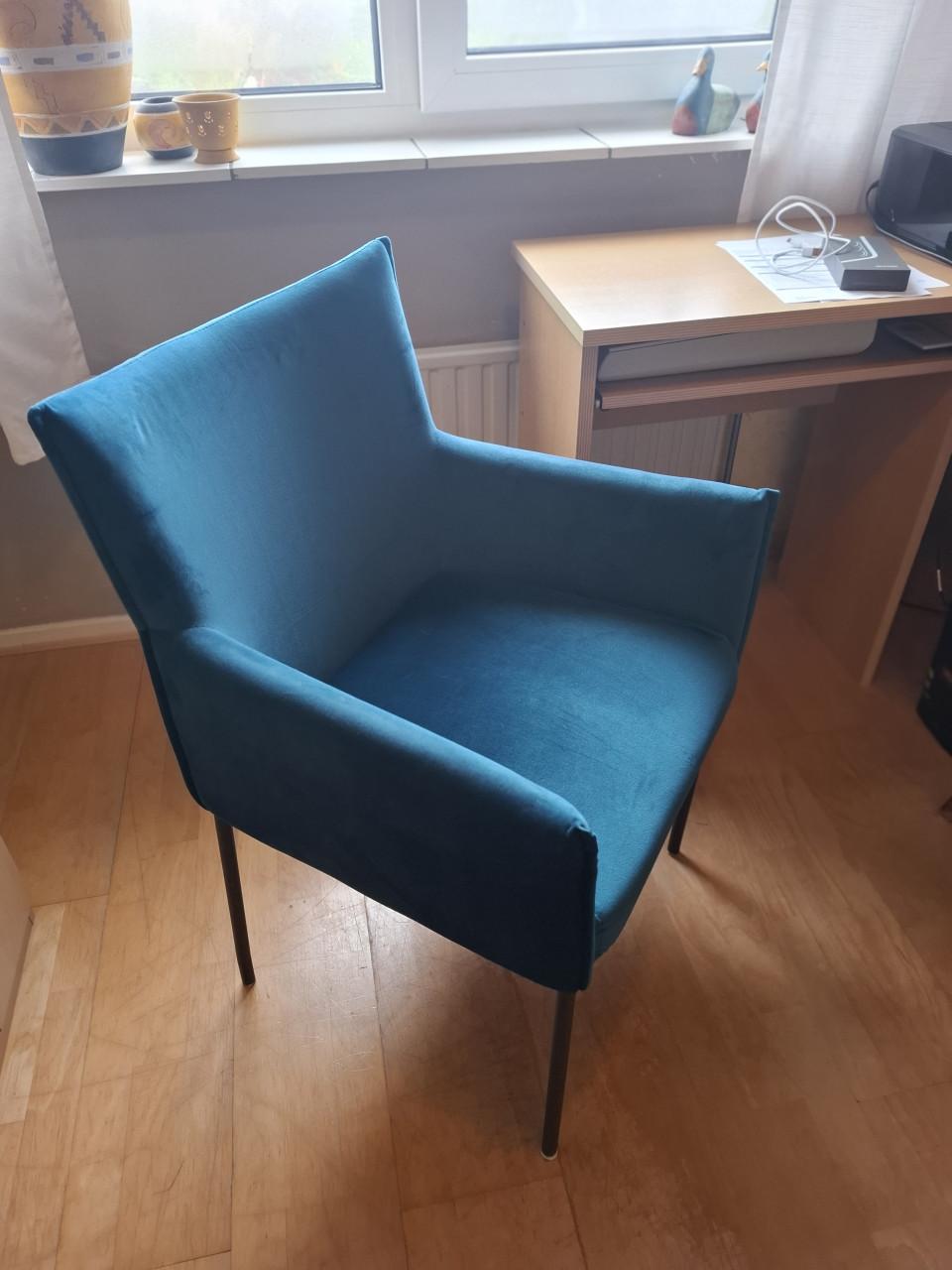 2 eetkamerstoelen,  petrol kleur