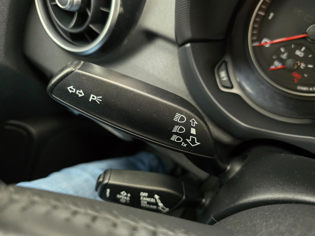 Audi A1 Sportback occasion 1.2 tfsi admired s line black edition | unieke l