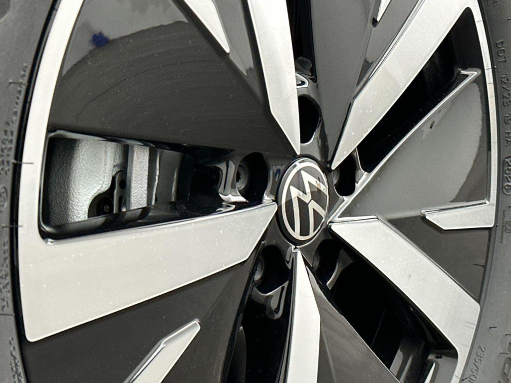 Volkswagen Tiguan limited edition 204 pk plug in hybride voordeel van € 3.5