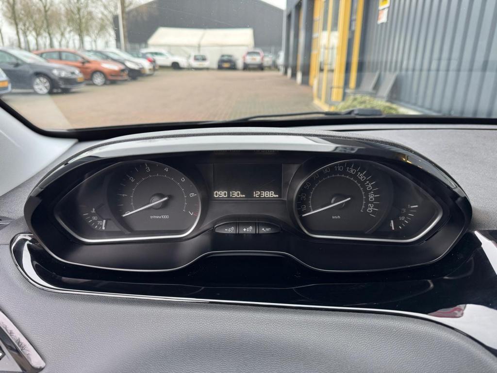 Peugeot 208 1.2 puretech active