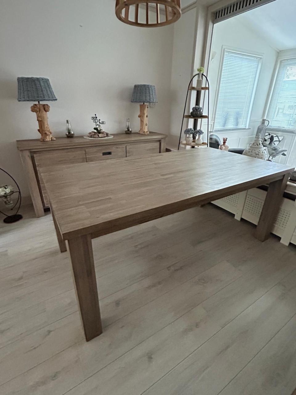 Compleet meubilair zelfde serie