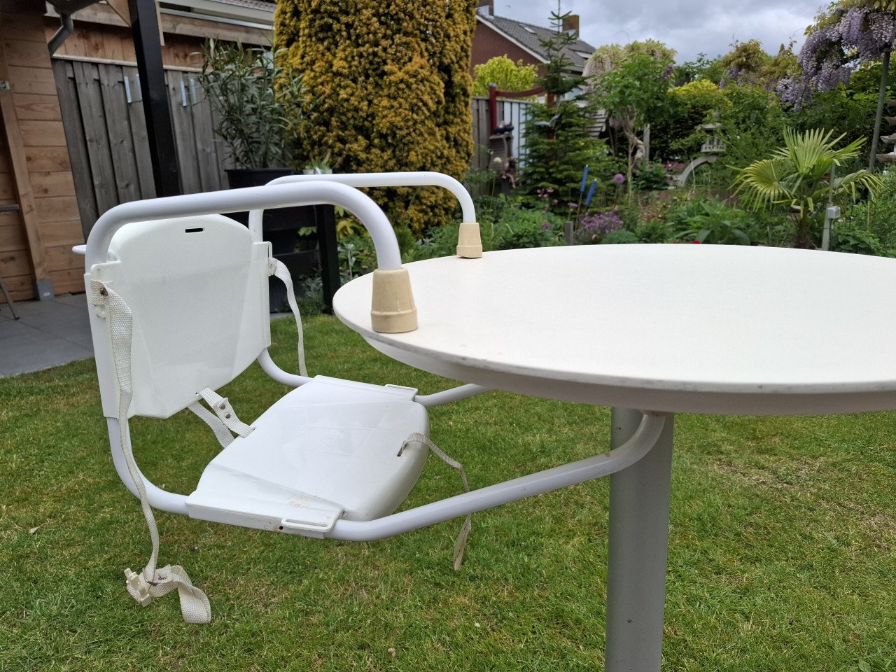 Opvouwbaar kinderstoeltje voor aan tafel