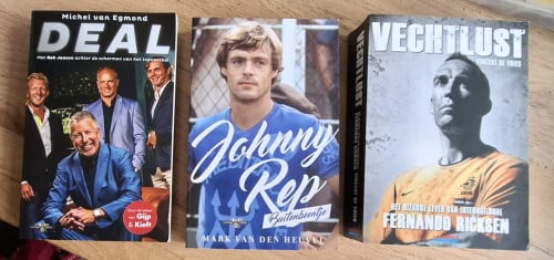 Drie boeken over Voetbal: Johnny Rep, Deal en Vechtlust