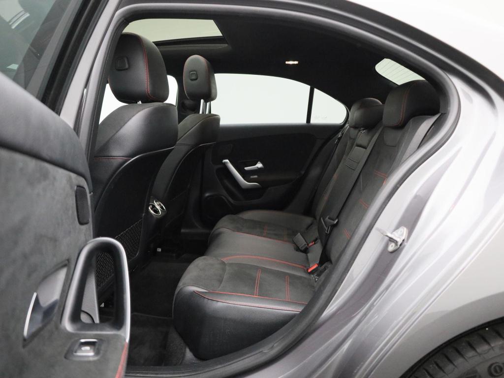 Mercedes-Benz A-Klasse limousine a 250 e amg line | automaat | panoramadak 