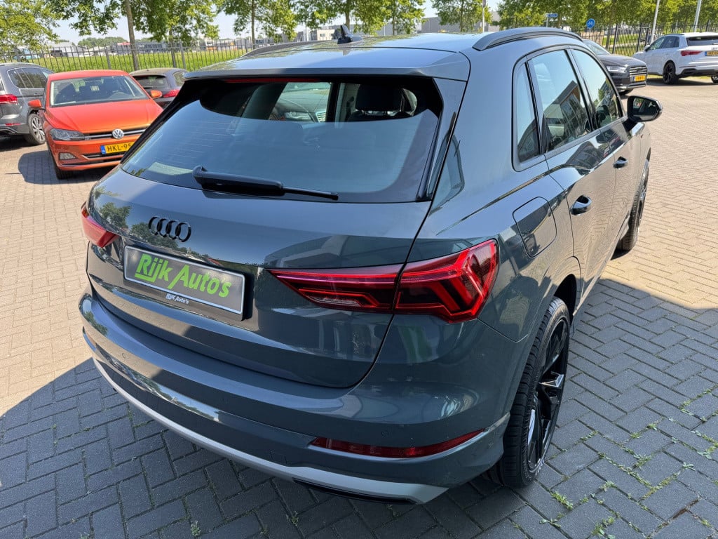 Audi Q3 35 tfsi advanced * matrix led * keyless * trekhaak