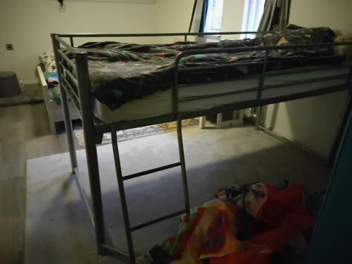 Bed half hoogslaper 200 cm x 90 cm met of zonder matras, met tent of zonder