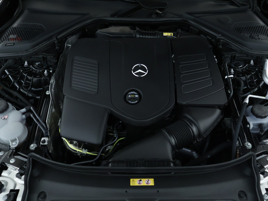 Mercedes-Benz E-Klasse 300 e sport edition | trekhaak | nightpakket | premi