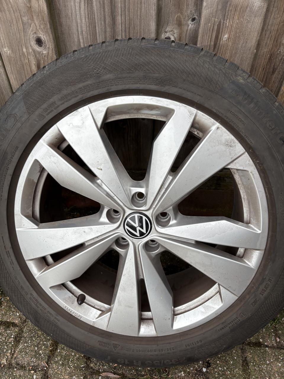 4 winterbanden Continental TS850 P255/VW