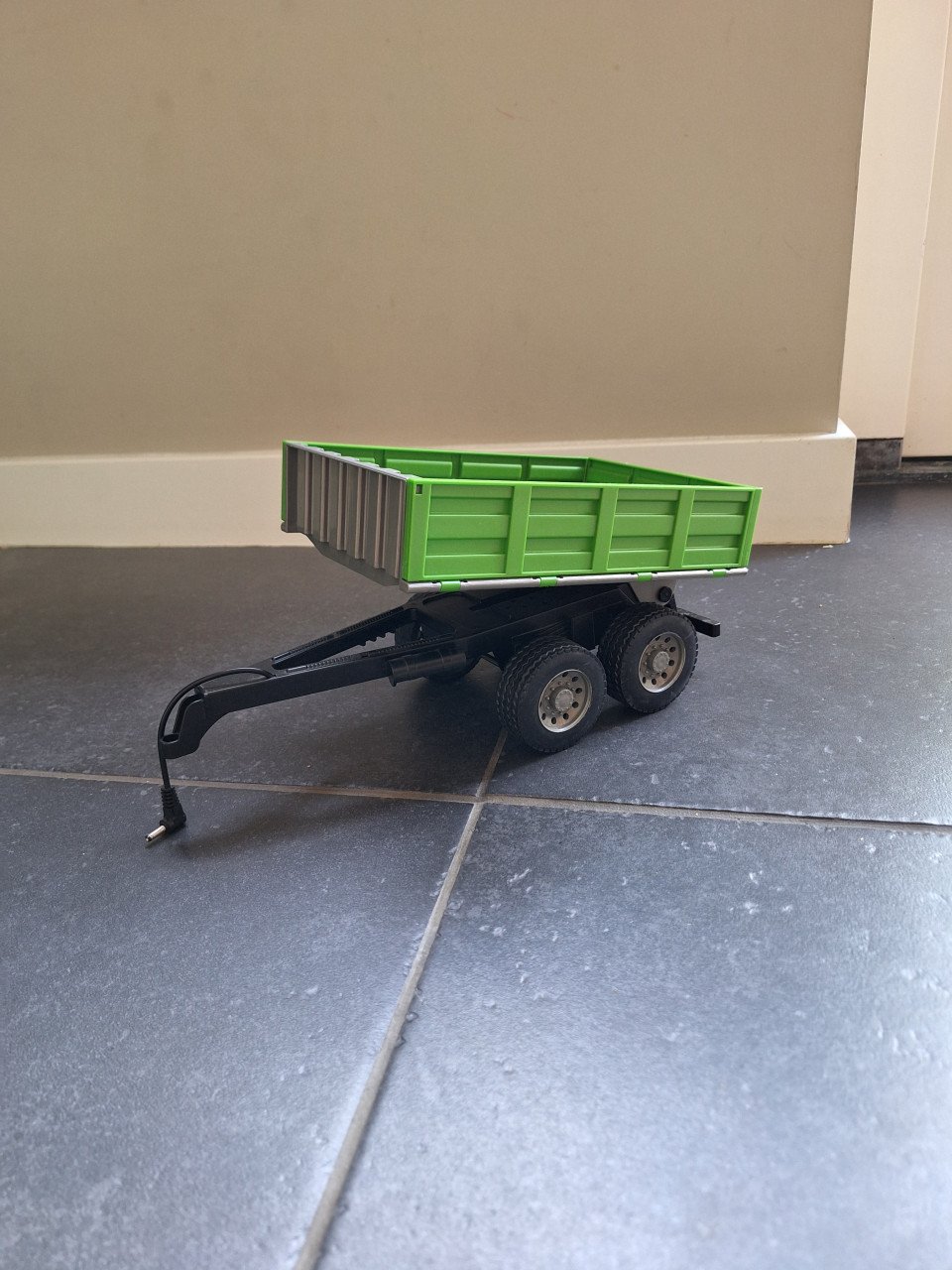Bestuurbare jamara shovel met trailer