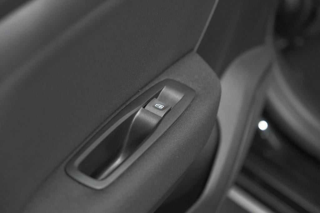 Renault Megane tce 110 limited | apple carplay | parkeersensoren | cruise c