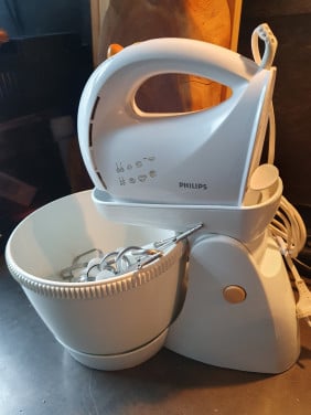Werkende nette Philips Handmixer set met draaiende kom...
