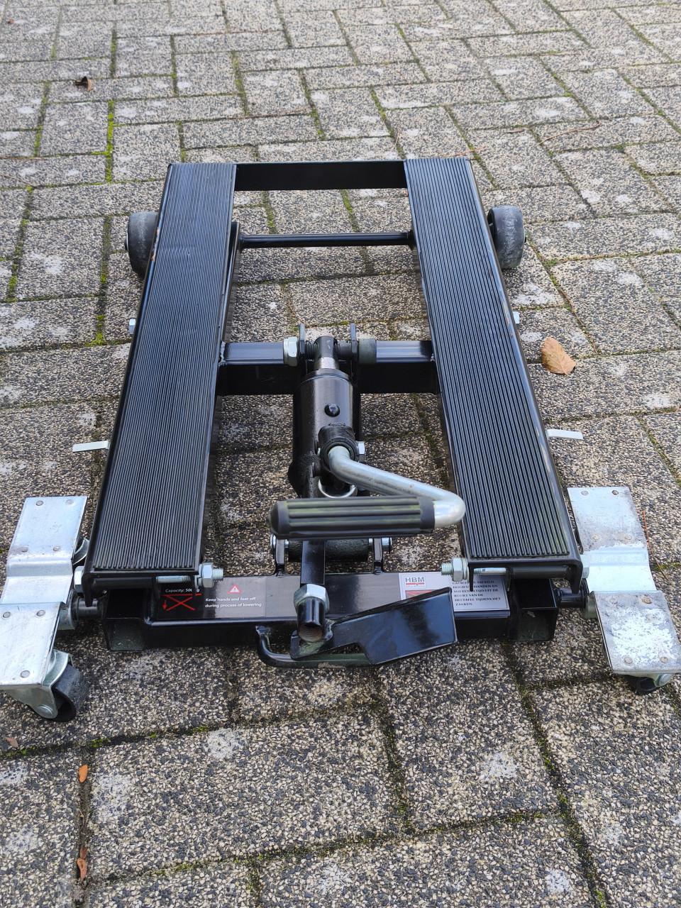 Te koop aangeboden motorlift!