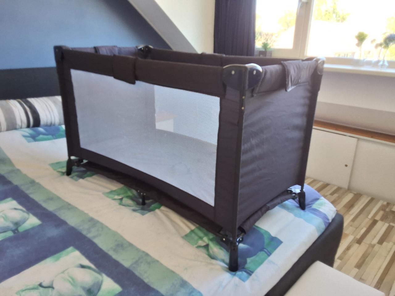 Te koop stevig campingbedje