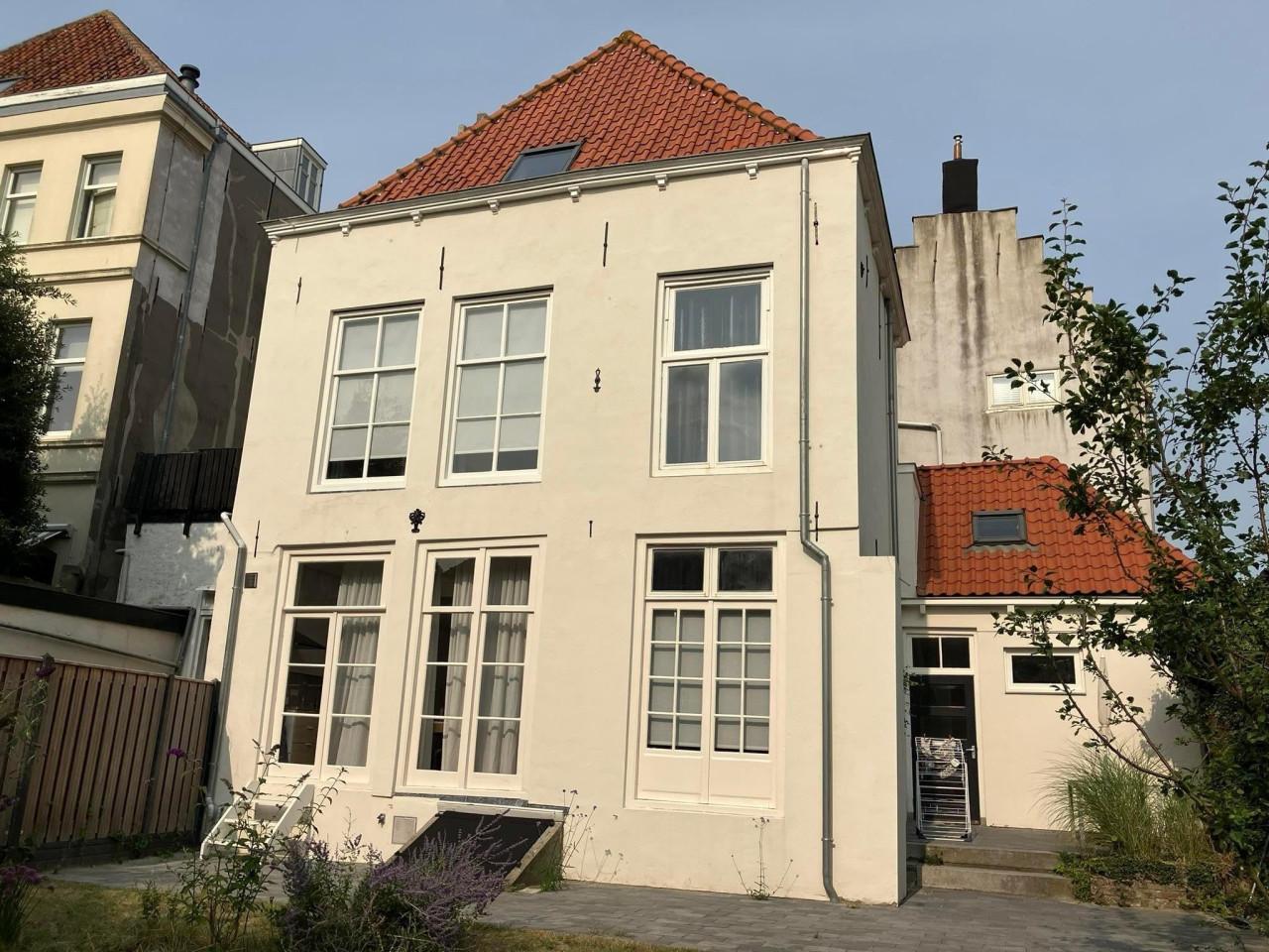Leuk gemeubileerd studio appartement met gebruik van tuin te huur