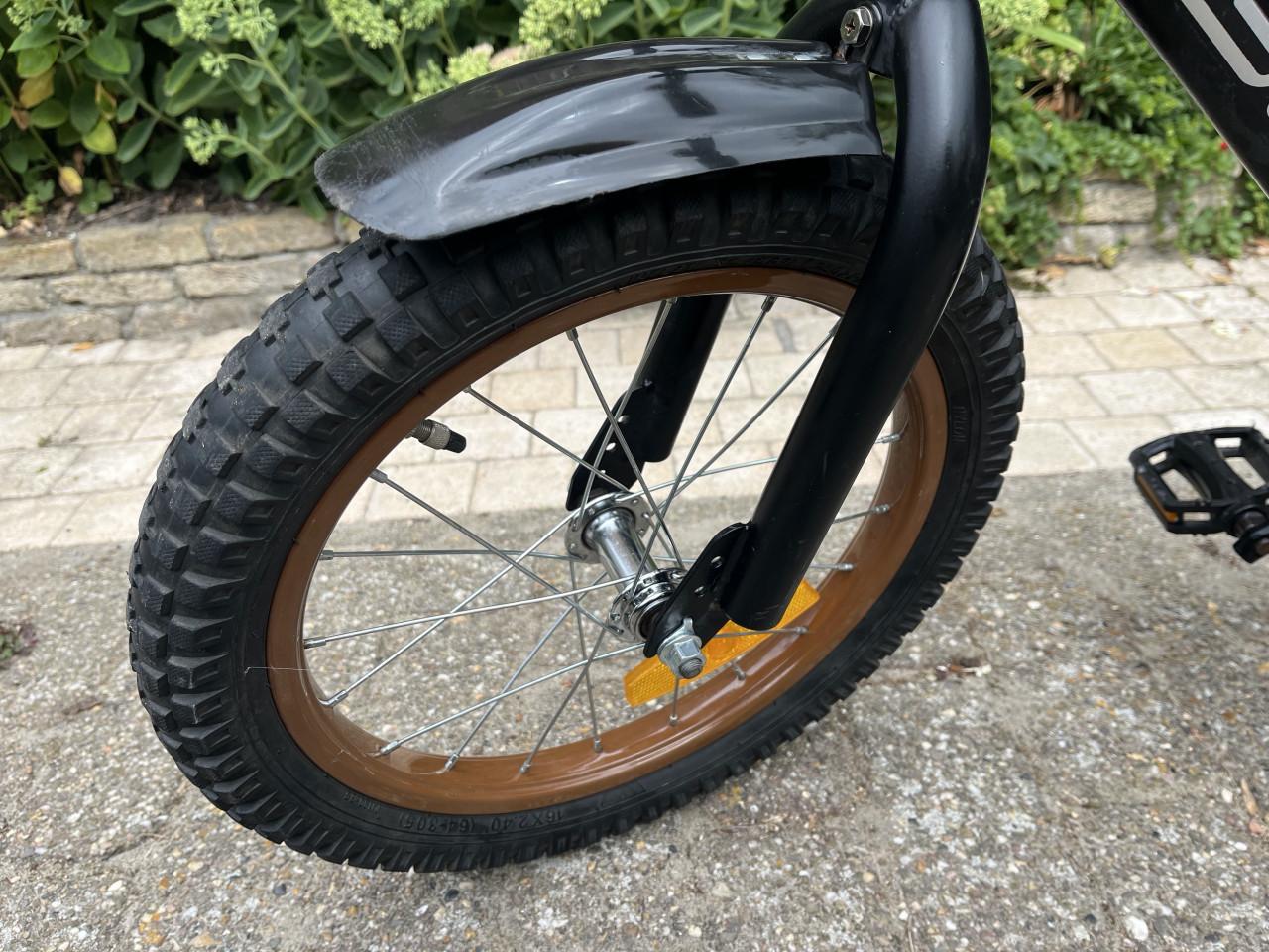 Kinderfiets 6 - 8 jaar. Merk: Sajan. Geheel in orde gemaakt.