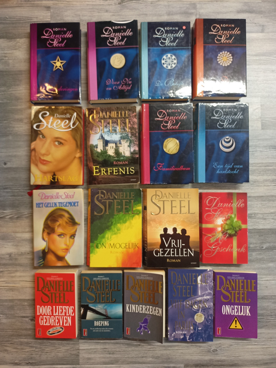 Danielle Steel 17 stuks