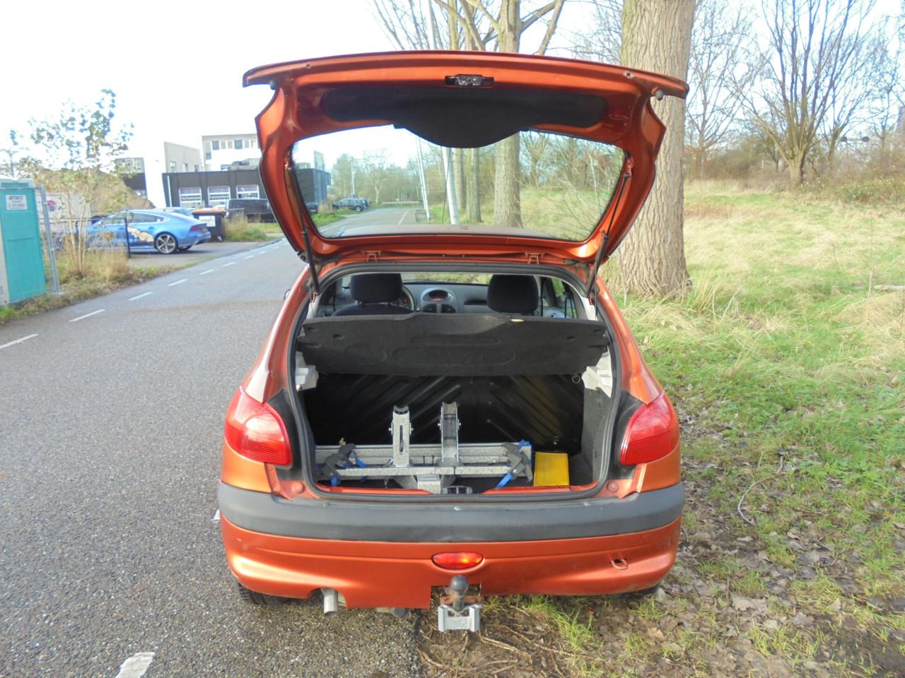 206 van Tweede eigenaar  119.278 Km goed onderhouden