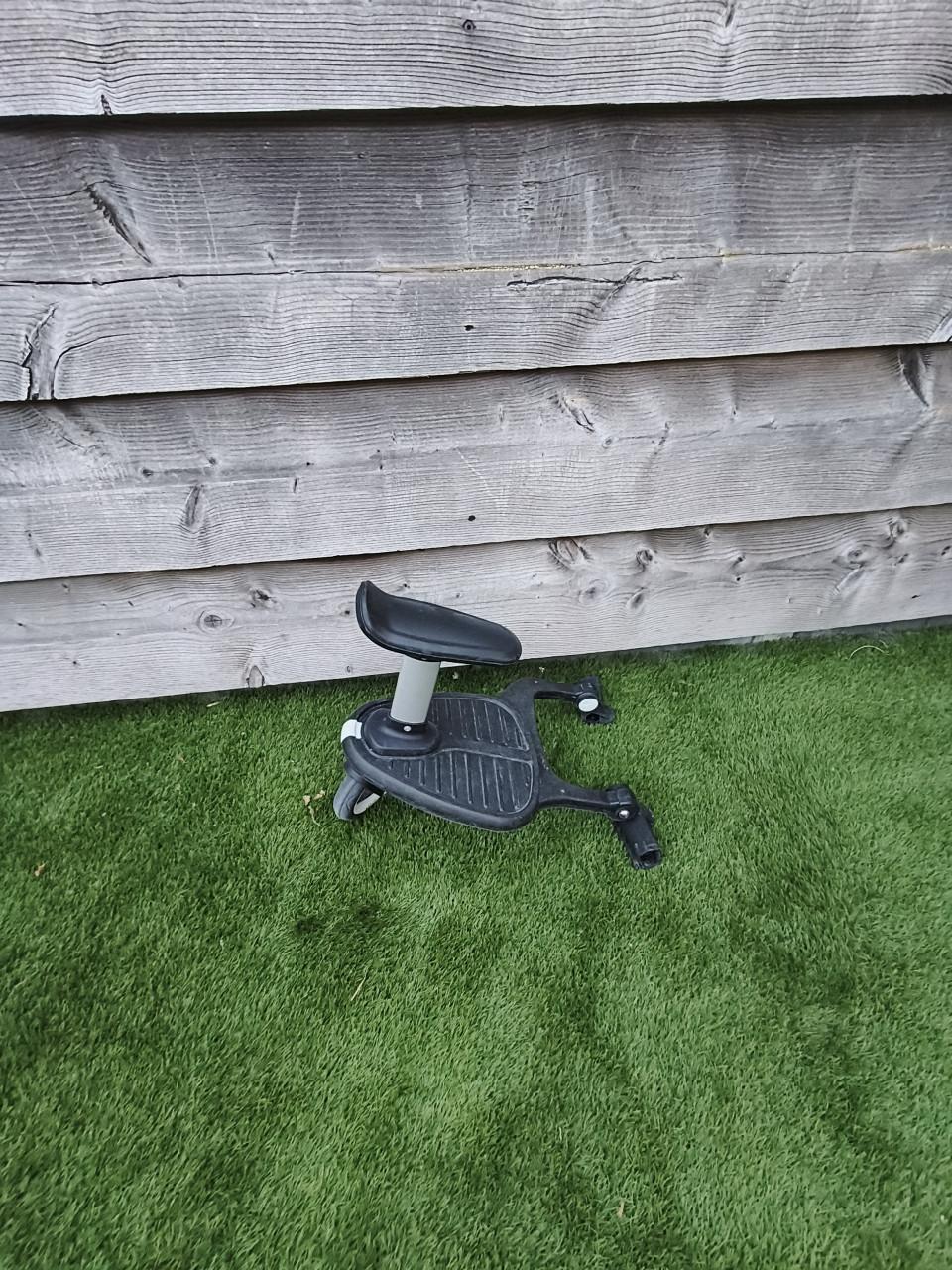 Meerij plankje met zitje voor kinderwagen Bugaboo