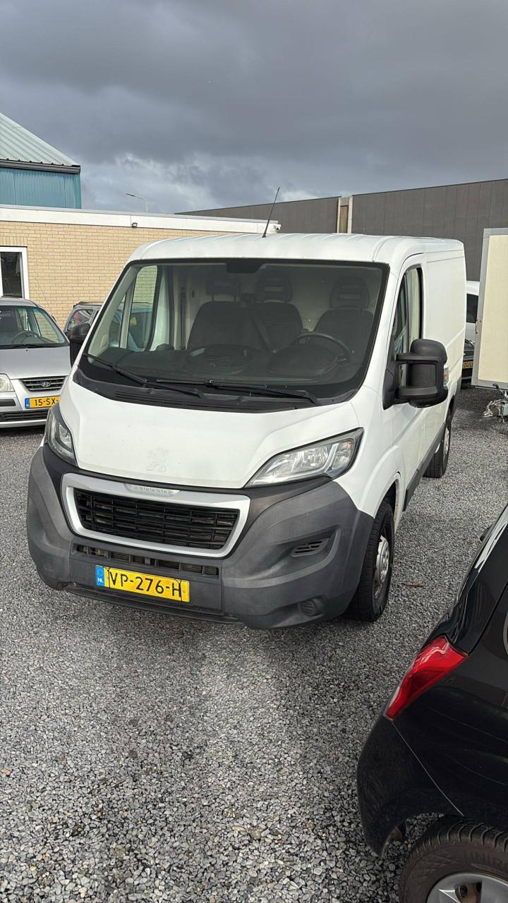 Peugeot BOXER 330 2.2 e-HDI L1 H1 XR bj:2015 airco navigatie