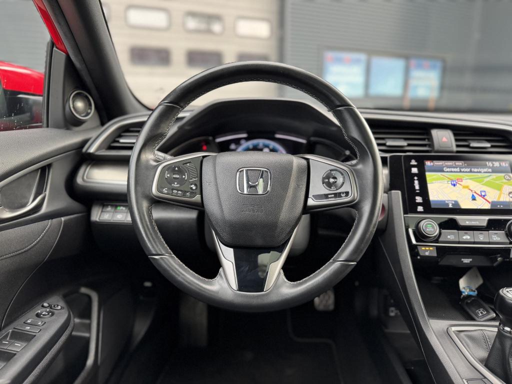 Honda Civic 1.0 i-vtec executive nl-auto, panoramadak + trekhaak!