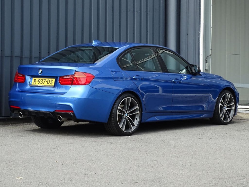 BMW 3-serie 320i high executive m-sportpakket | 19"