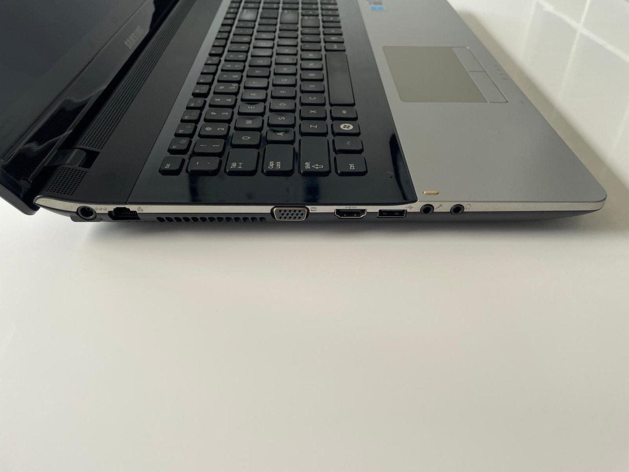 Samsung 17 inch laptop | Windows 11 SSD 8GB RAM Office + Muis